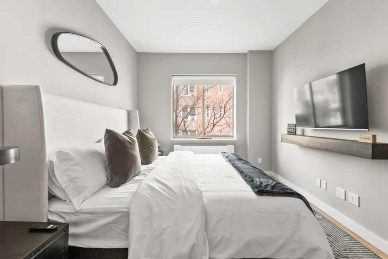 Top Notch 2Br Suite Minutes To Central Park Нью-Йорк Екстер'єр фото