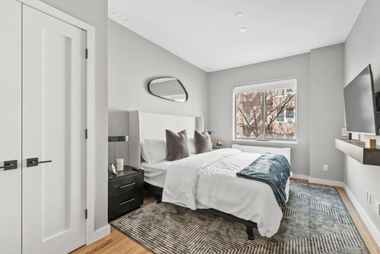 Top Notch 2Br Suite Minutes To Central Park Нью-Йорк Екстер'єр фото